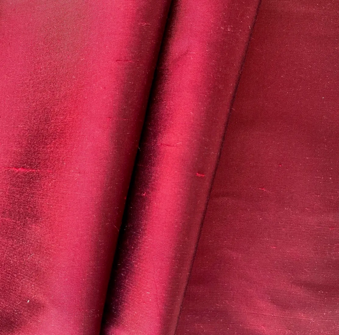 Iridescent Imperial Red Silk Taffeta (Made in India)